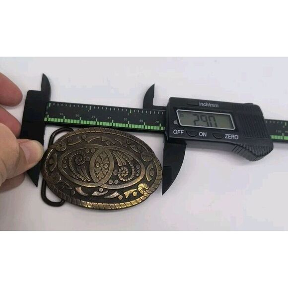 Vintage Oval Brass Belt Buckle, Gold Tone Tribal Pattern with Rope Frame - Picture 8 of 9